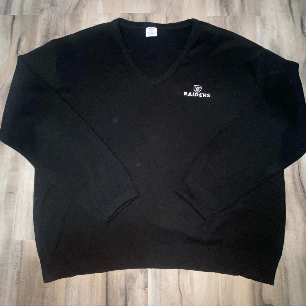 Vintage Raiders sweater size Large by NFL Garan